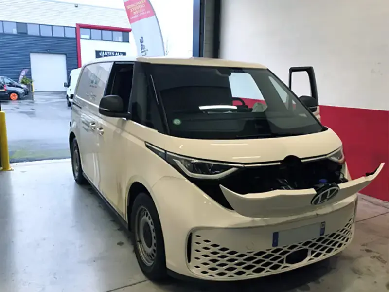 Remplacement de pare-brise sur un Volkswagen ID. Buzz